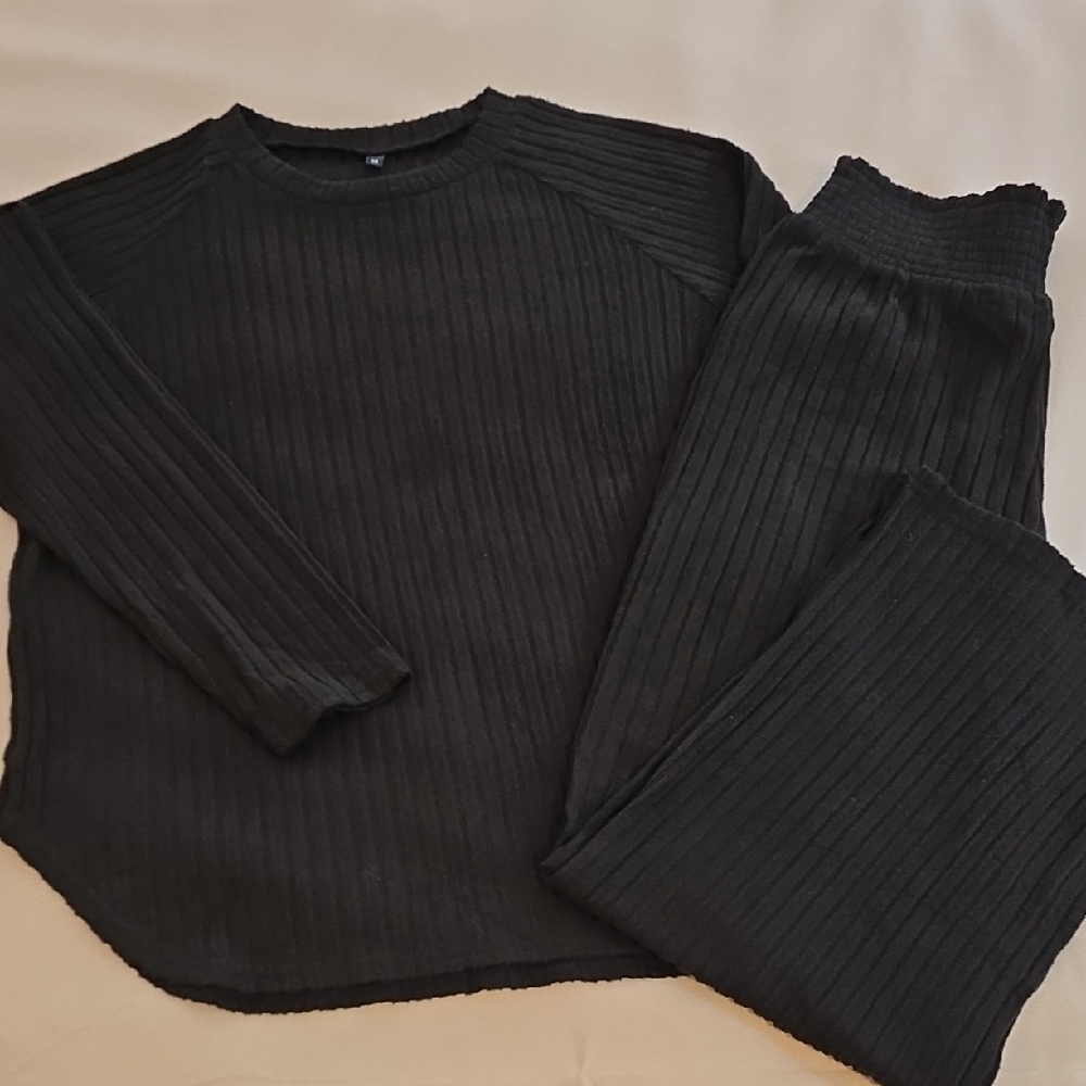 Stylish Black Ribbed Women's Lounge Set